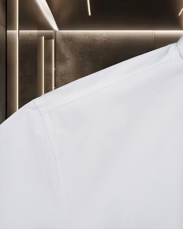 ブランドシャツ着用イメージ